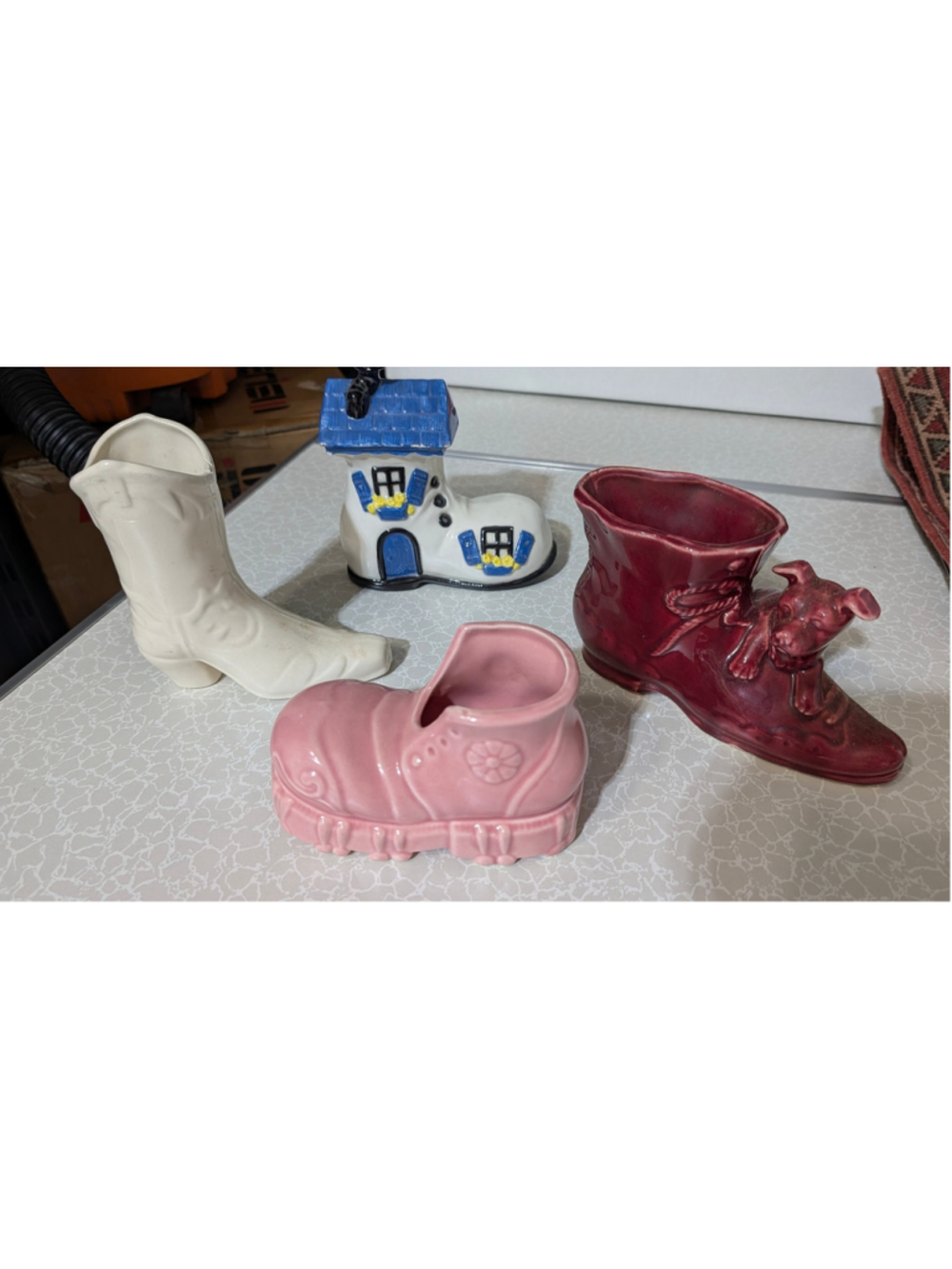 4 Unbranded Vintage ceramic shoe planters or vases - Picture 2 of 4